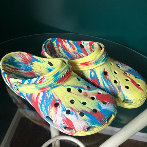 Psychedelic Crocs! - Picture 2 of 3
